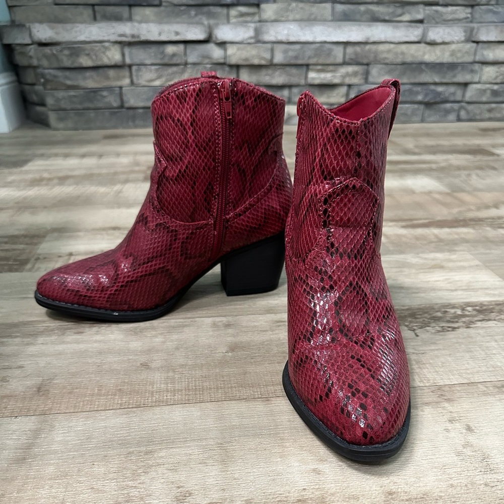 EUC Sugar Booties